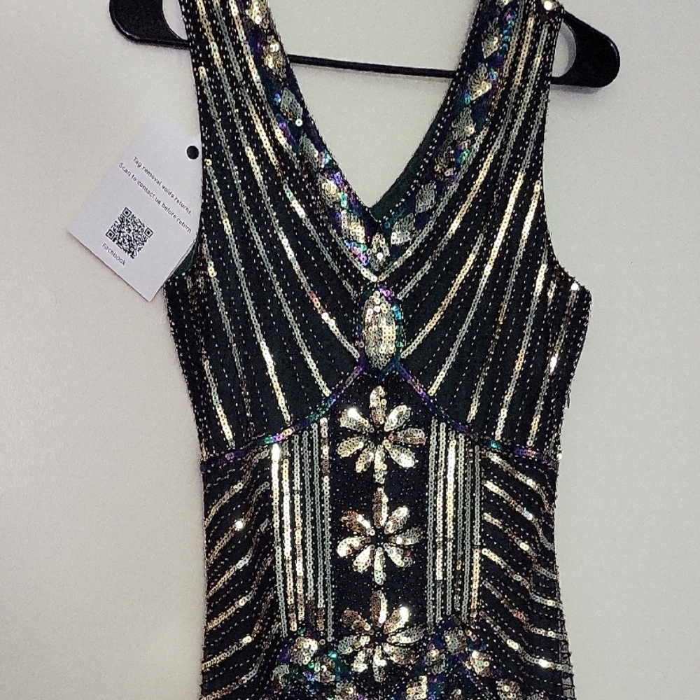 Black Sequin Floral V-Neck Evening Dress